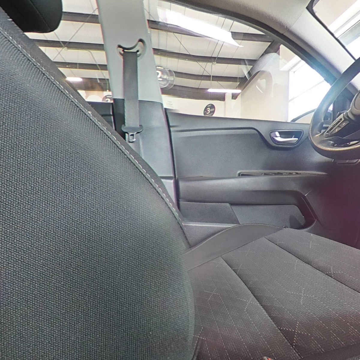 2023 Kia KIA RIO SEDAN 4p L L41.6 Man