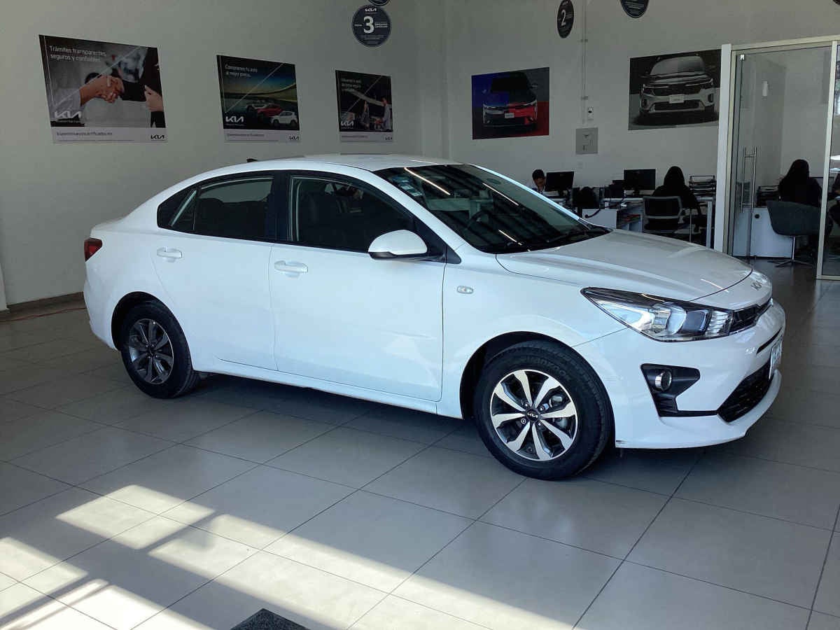 2023 Kia KIA RIO SEDAN 4p LX L4/1.6 Man