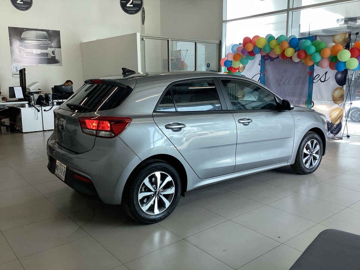 2023 Kia KIA RIO HB 5p LX L4/1.6 Aut