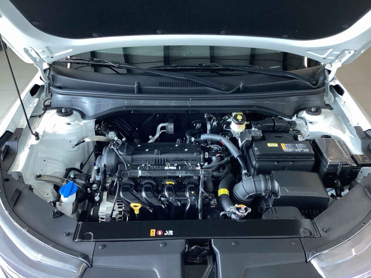 2027 Kia K3 5p EX L4/1.6 Aut