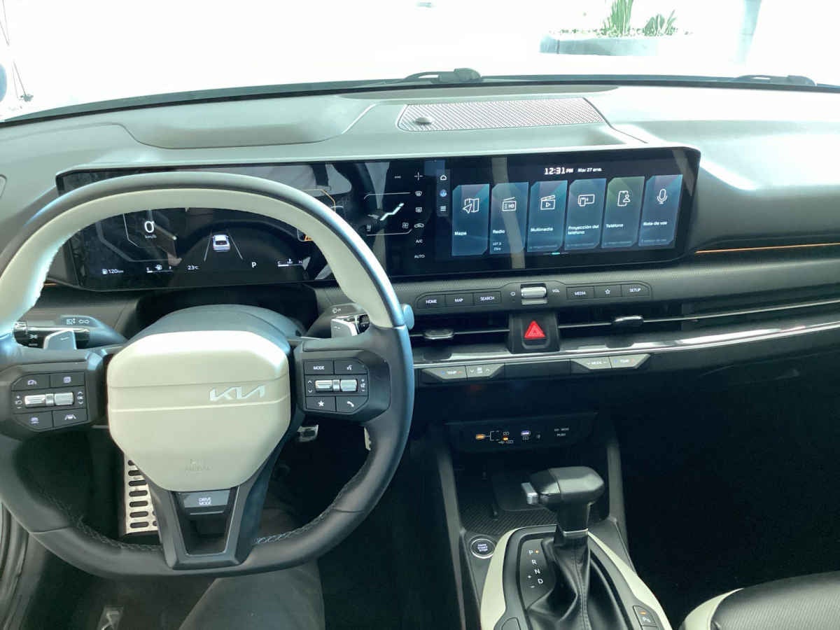 2026 Kia K4 4p GT Line L4/2.0 Aut