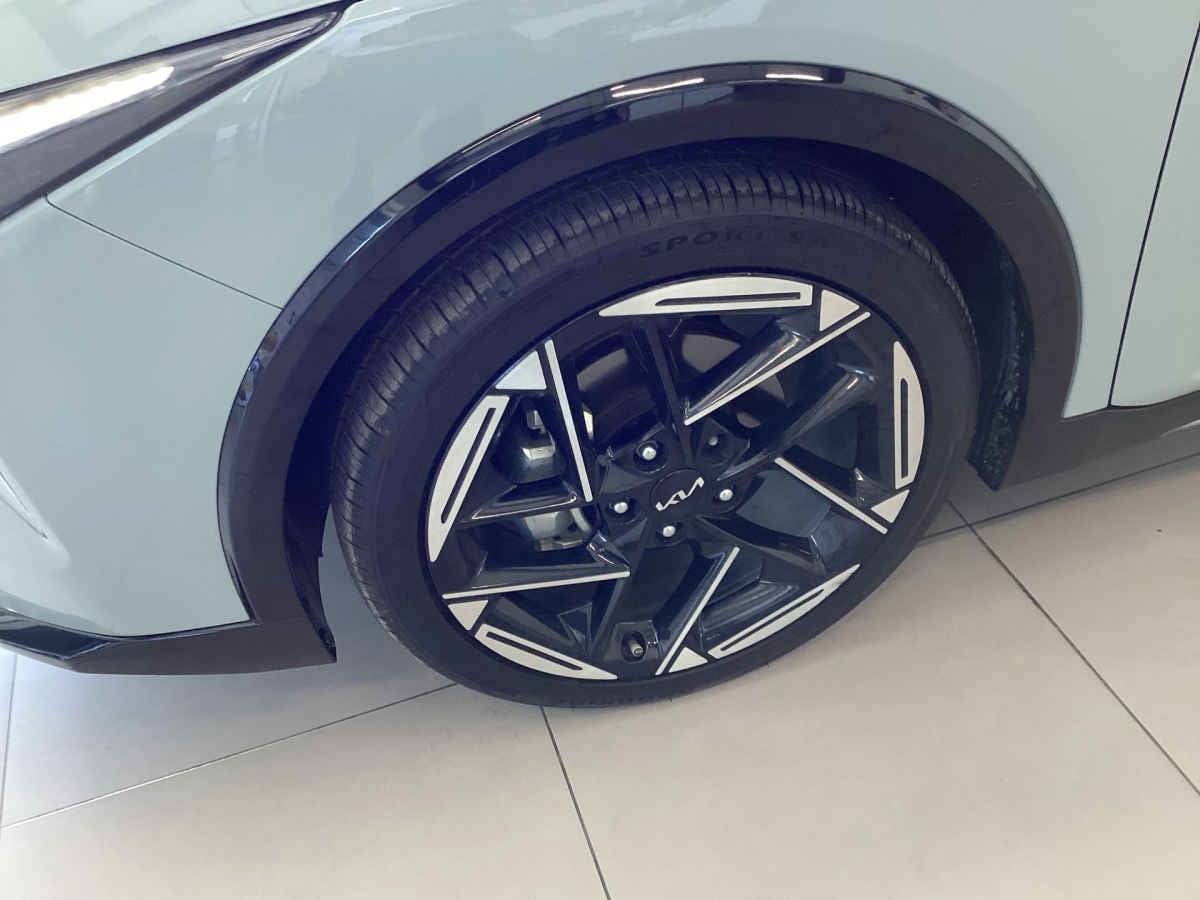 2026 Kia K4 4p GT Line L4/2.0 Aut