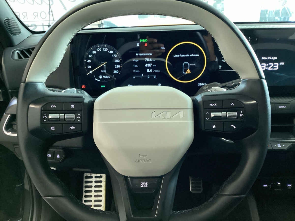 2026 Kia K4 5p GT Line L4/2.0 Aut
