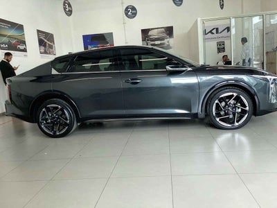 2026 Kia K4 5p GT Line L4/2.0 Aut