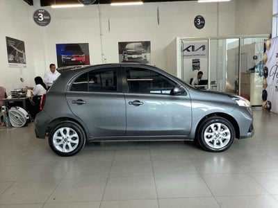 2025 Nissan March 5p Advance L4/1.6 Aut