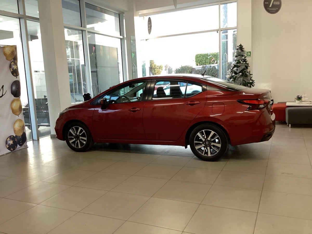 2021 Nissan Versa 4p Advance L4/1.6 Man