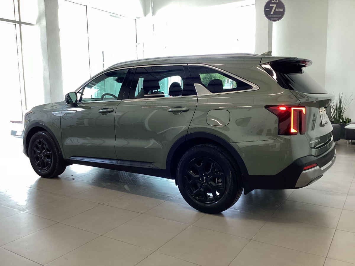 2026 Kia Sorento 5p SXL L4/2.5/T Aut