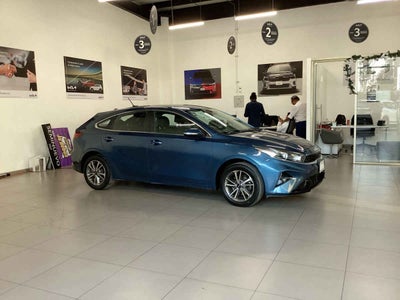 2022 Kia FORTE HB 5p EX  2.0 L MPI Atkinson TM6  A/AC.  BA  BL  f. niebla  RA-16"