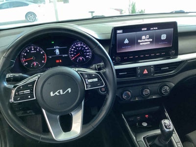 2022 Kia FORTE HB 5p EX  2.0 L MPI Atkinson TM6  A/AC.  BA  BL  f. niebla  RA-16"