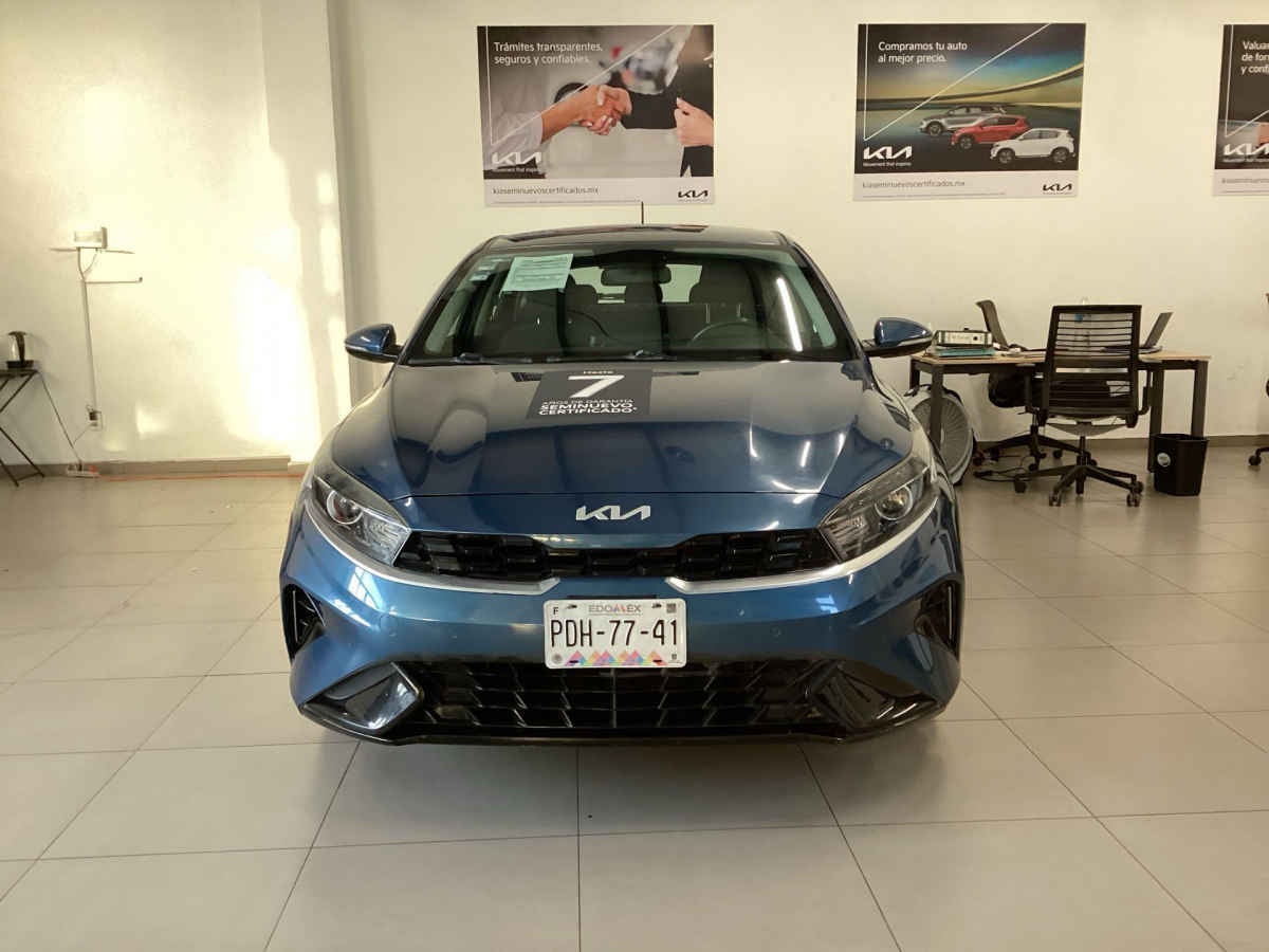 2022 Kia FORTE HB 5p EX  2.0 L MPI Atkinson TM6  A/AC.  BA  BL  f. niebla  RA-16"