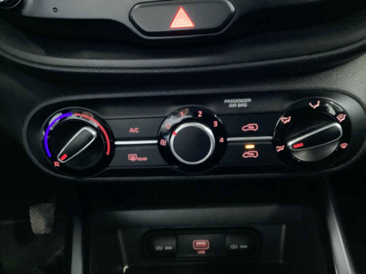 2022 Kia Soul 5p LX  1.6 L  121 HP  TM6  A/AC  RA-16"