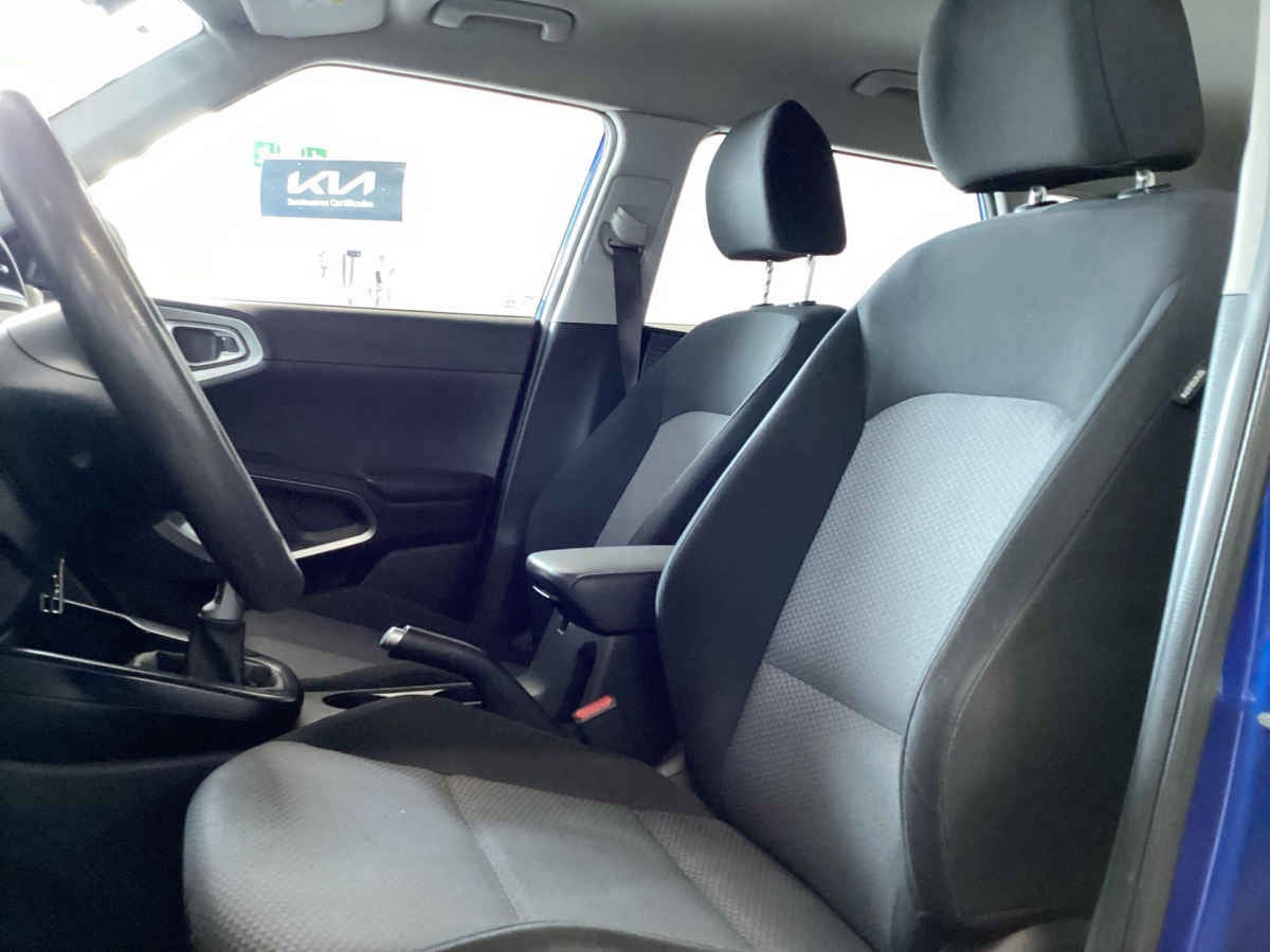 2022 Kia Soul 5p LX  1.6 L  121 HP  TM6  A/AC  RA-16"
