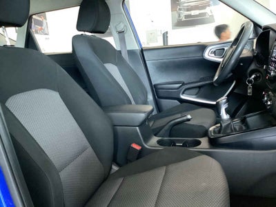 2022 Kia Soul 5p LX  1.6 L  121 HP  TM6  A/AC  RA-16"