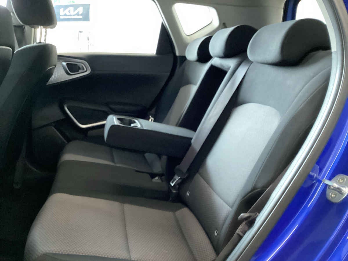 2022 Kia Soul 5p LX  1.6 L  121 HP  TM6  A/AC  RA-16"