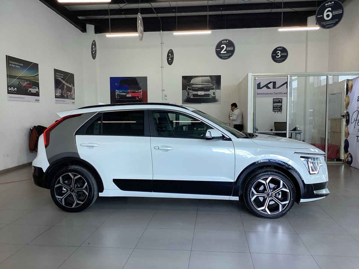 2026 Kia Niro 5p EX L4/1.6 HEV Aut