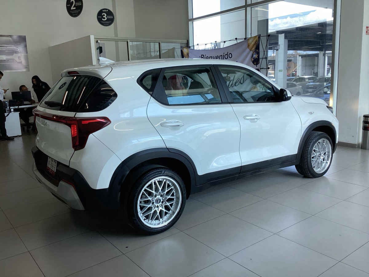 2024 Kia Sonet 5p LX L4/1.5 Man