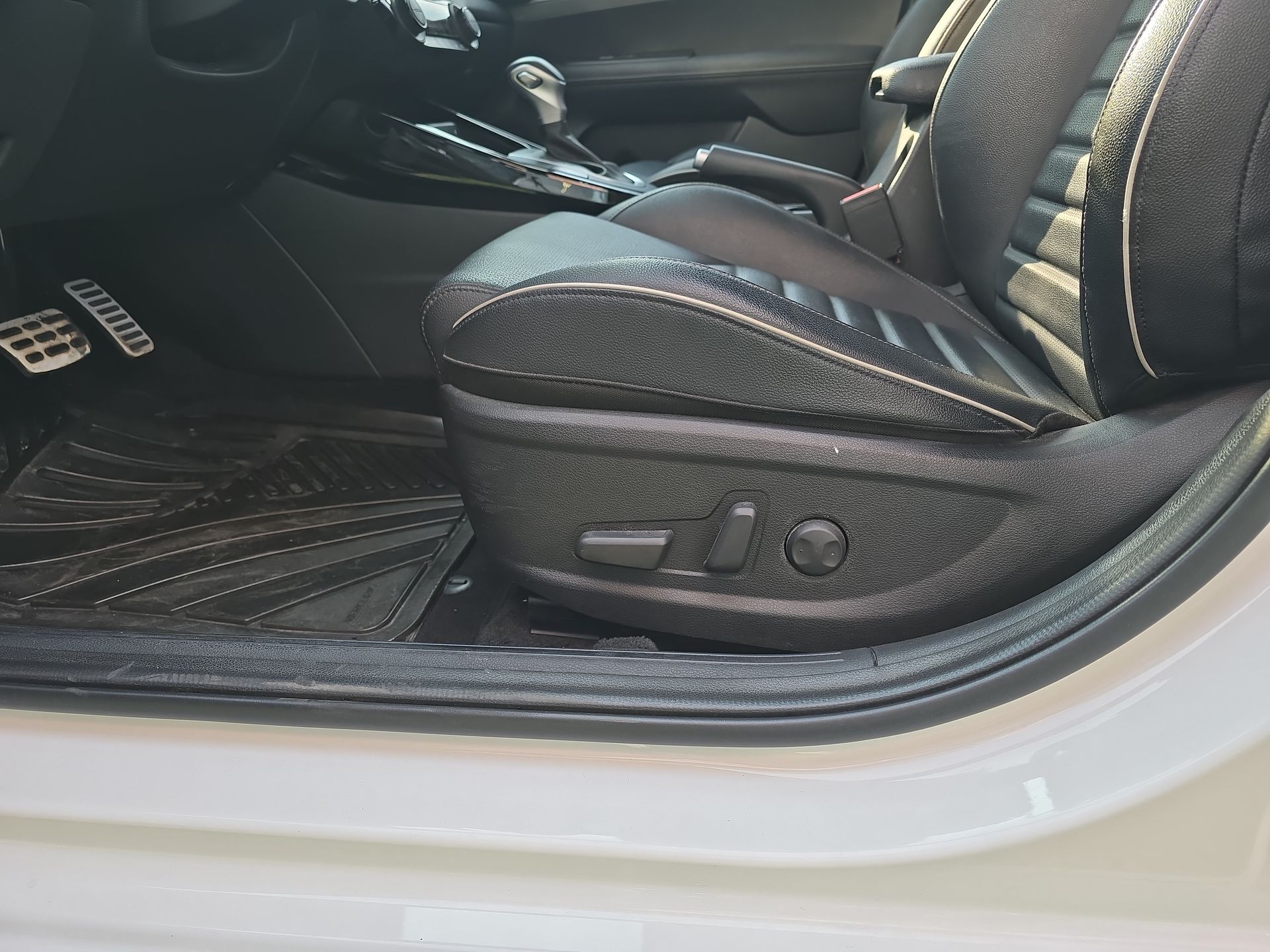 2022 Kia Forte 2.0 GT Line 4p At