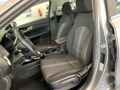 2024 Kia FORTE SEDAN 4p EX L4/2.0 Aut