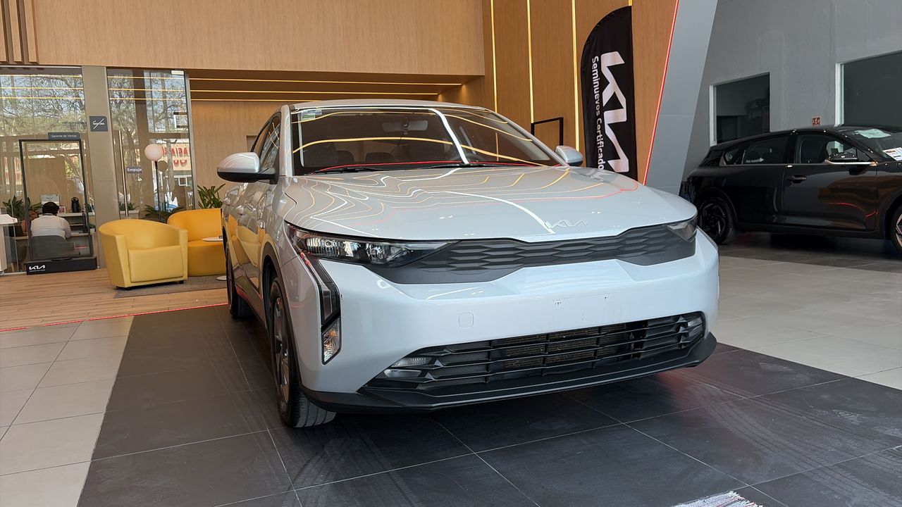 2024 Kia K3 4p LX L4/1.6 Man