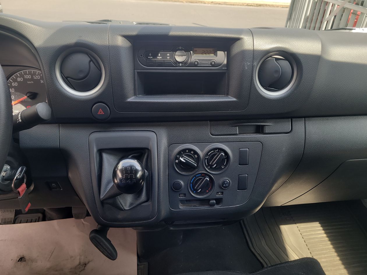 2024 Nissan Urvan 2.5 Panel Amplia AA Mt