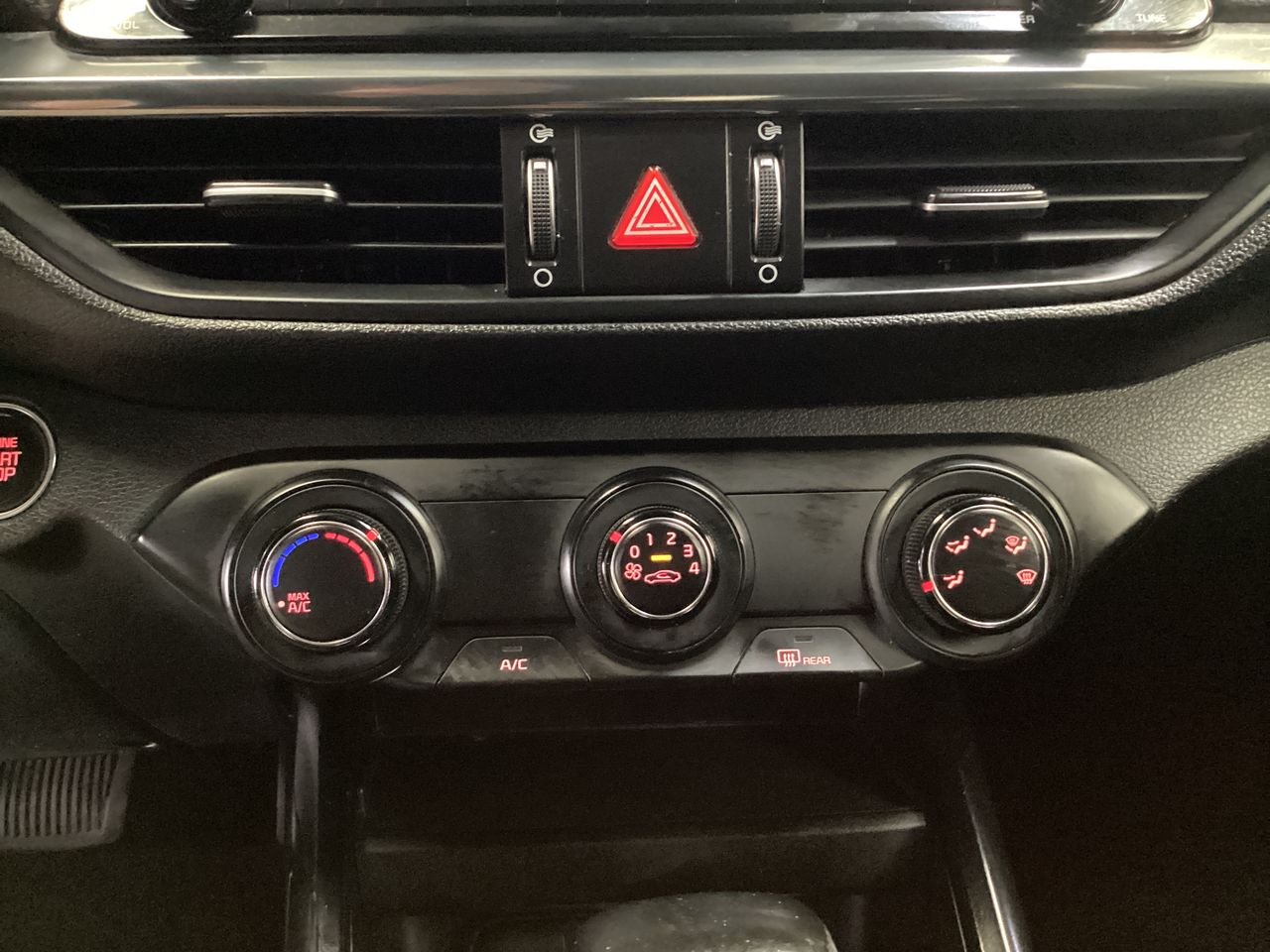 2020 Kia Forte 2.0 Hb 5 p Ex At