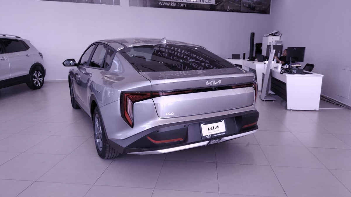 2025 Kia K4 4p LX L4/2.0 Man