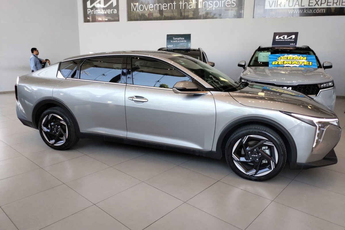 2026 Kia K4 4p EX L4/2.0 Man
