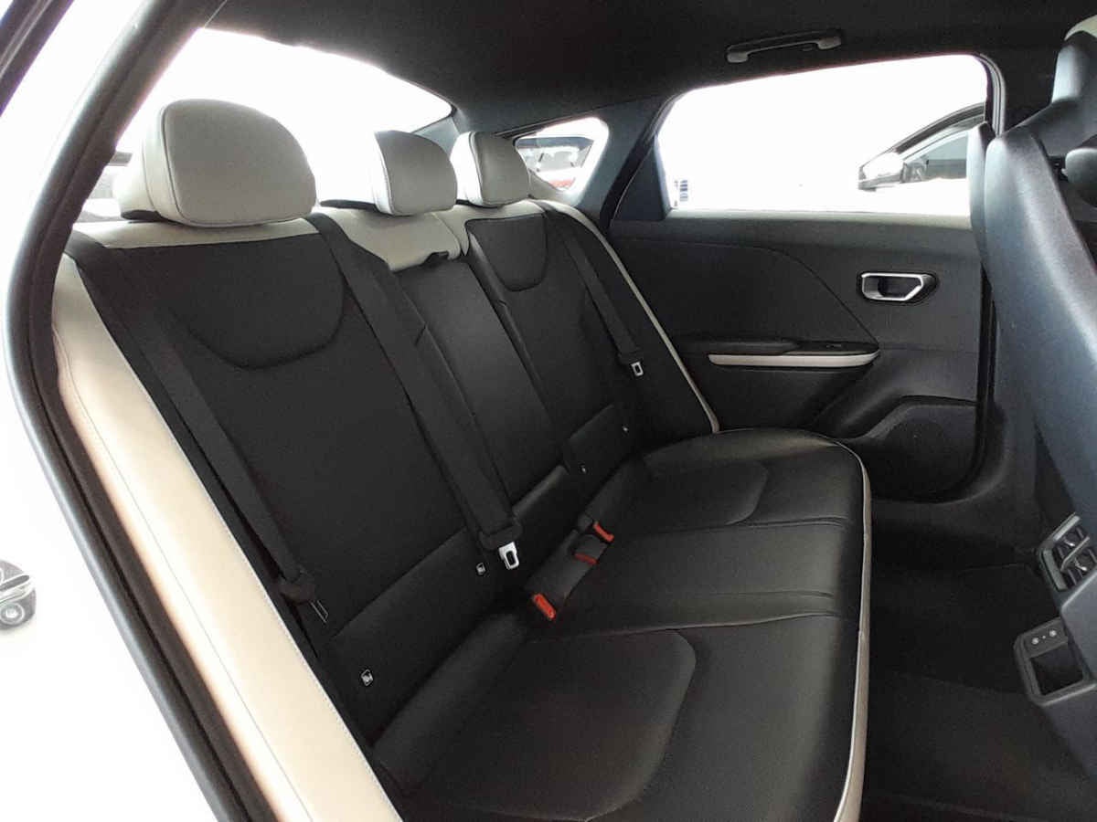 2026 Kia K4 5p GT Line Turbo L4/1.6 Aut