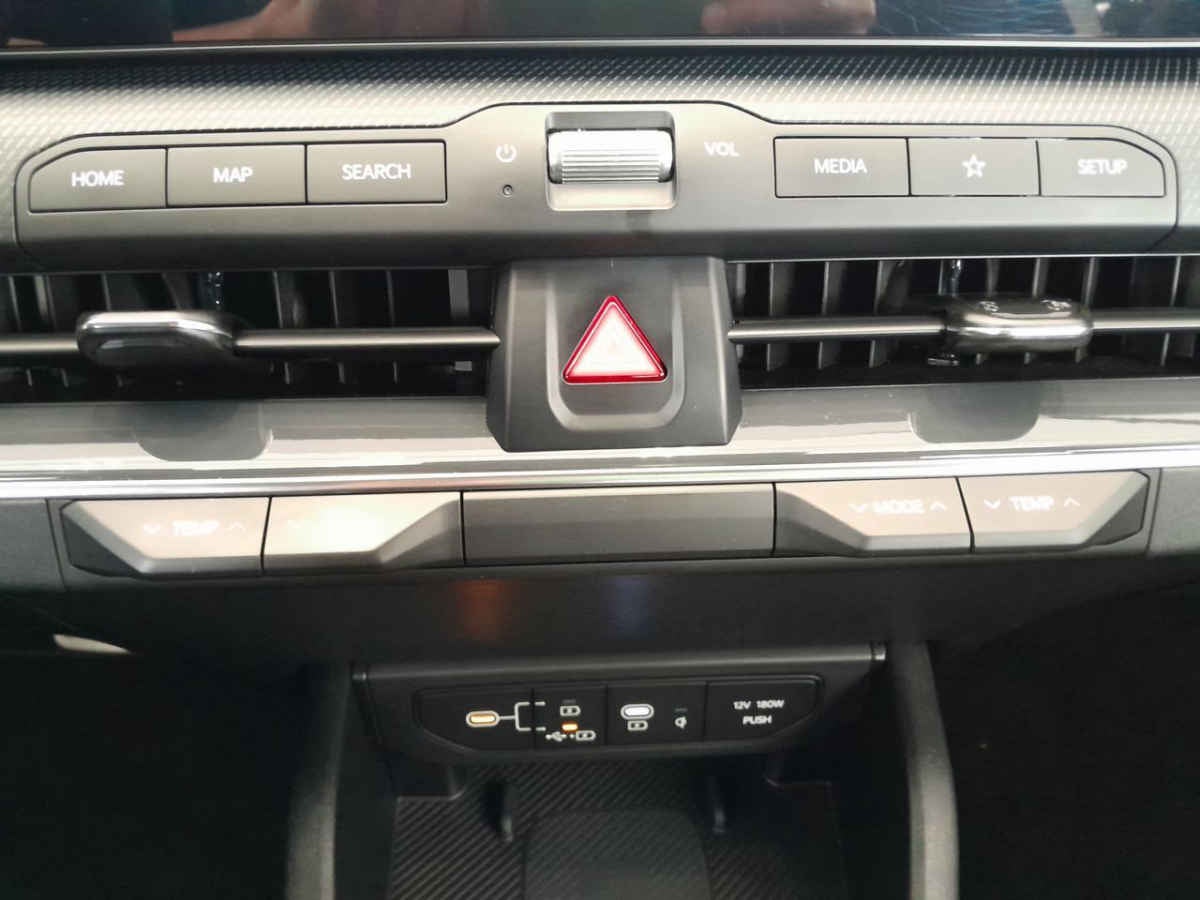 2026 Kia K4 5p GT Line Turbo L4/1.6 Aut