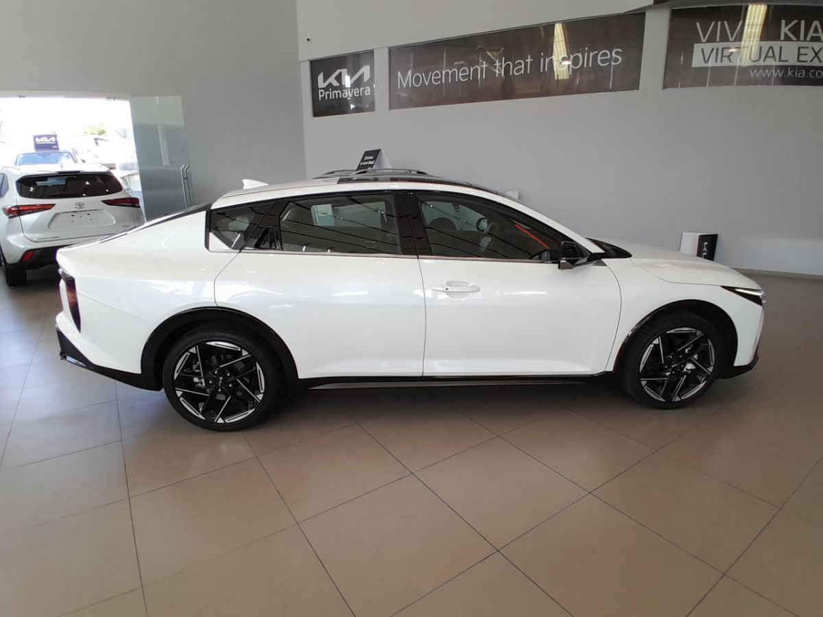 2026 Kia K4 5p GT Line Turbo L4/1.6 Aut