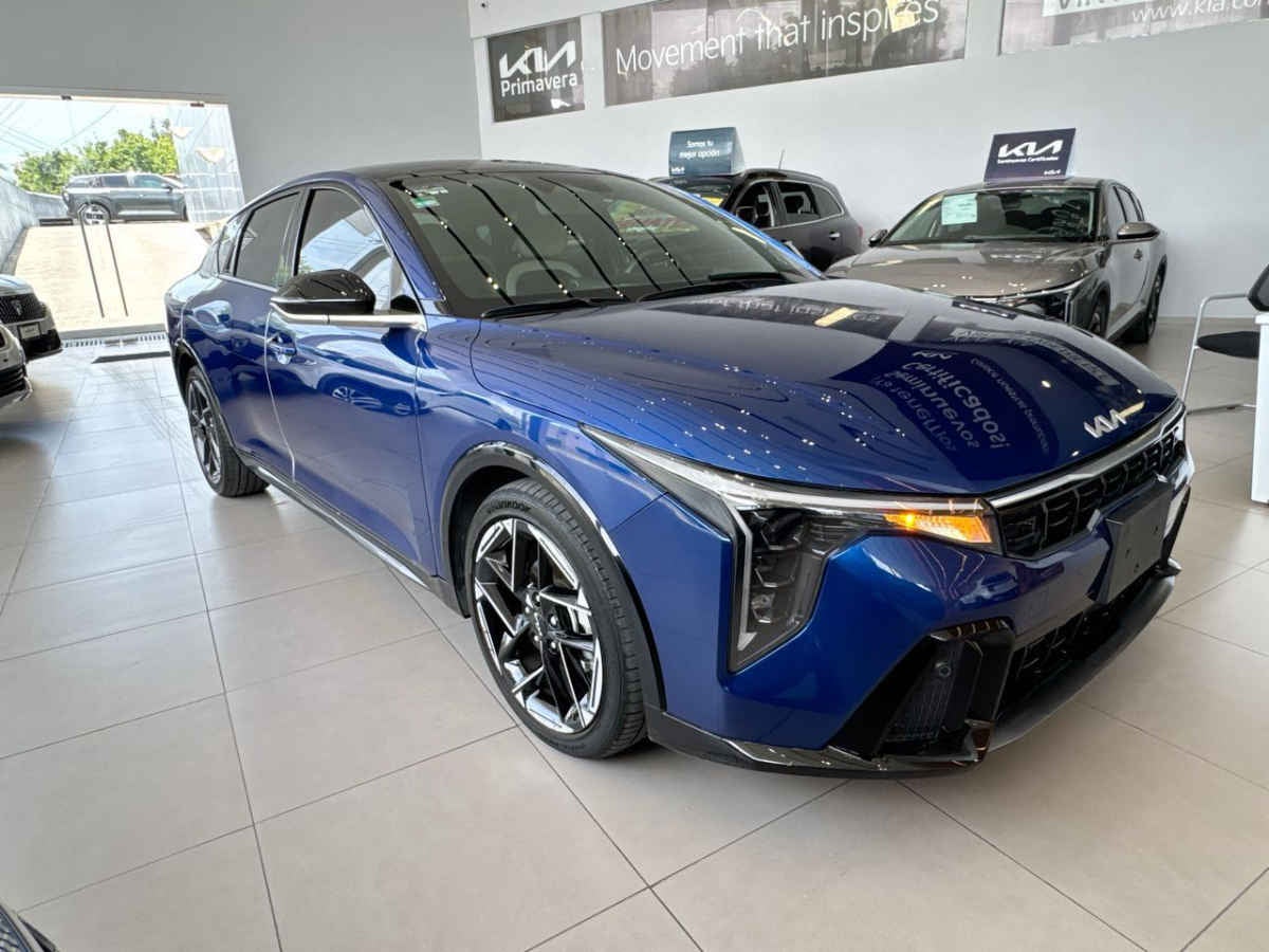 2026 Kia K4 4p GT Line L4/2.0 Aut