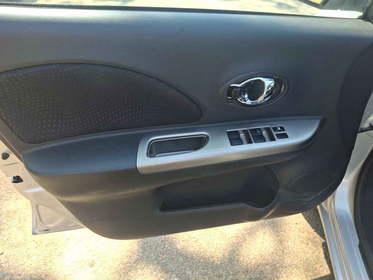 2020 Nissan March 5p Advance L4/1.6 Man