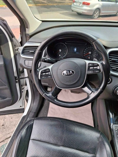 2019 Kia Sorento 5p EX  L4  TA 6Vel  Piel  7 pas.  RA-18"