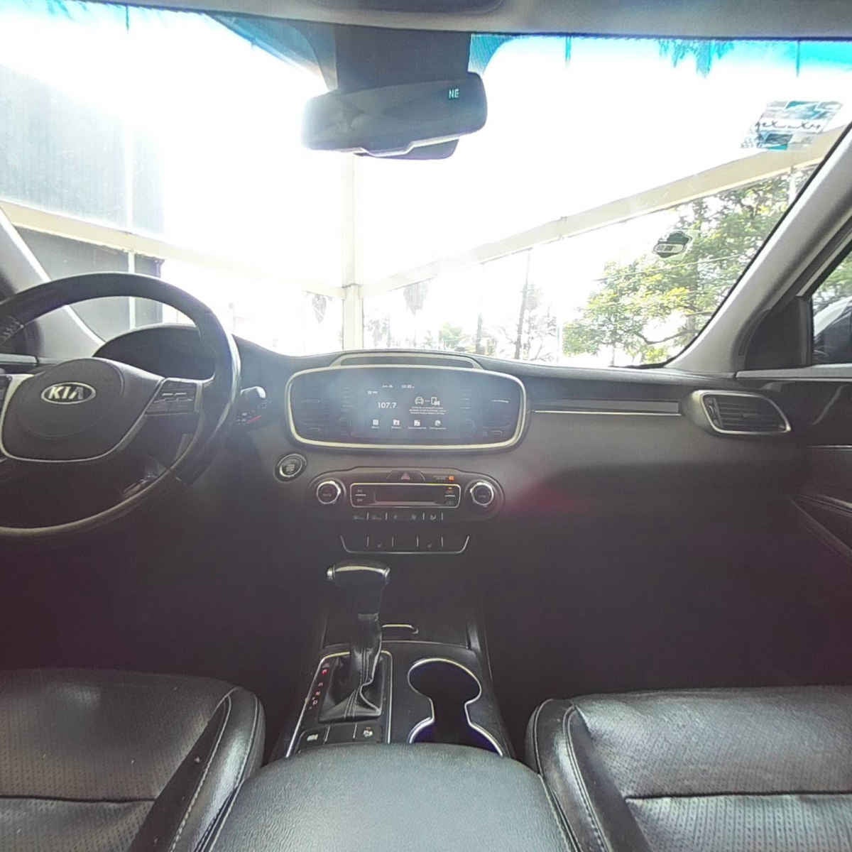 2019 Kia Sorento 5p EX  L4  TA 6Vel  Piel  7 pas.  RA-18"