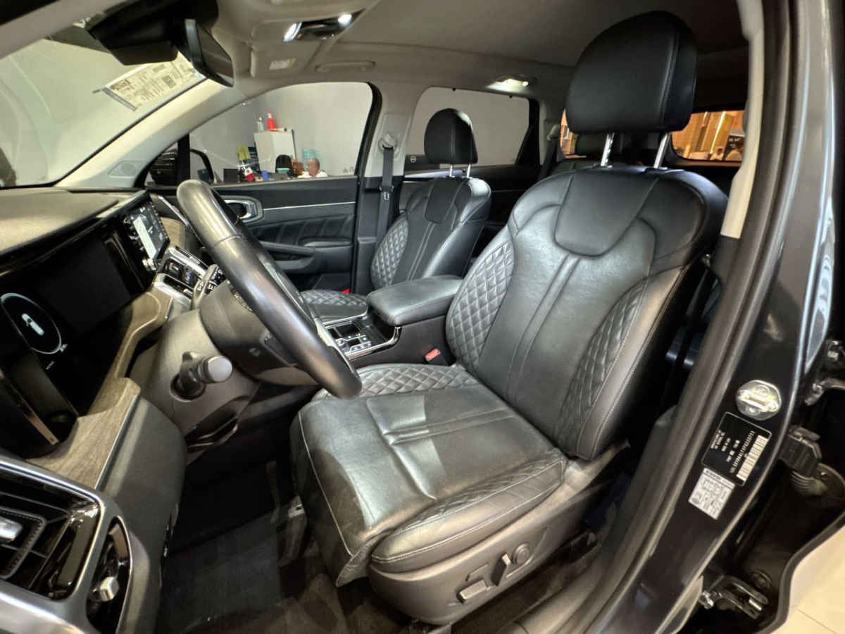2023 Kia Sorento 5p SXL L4/2.5 Aut