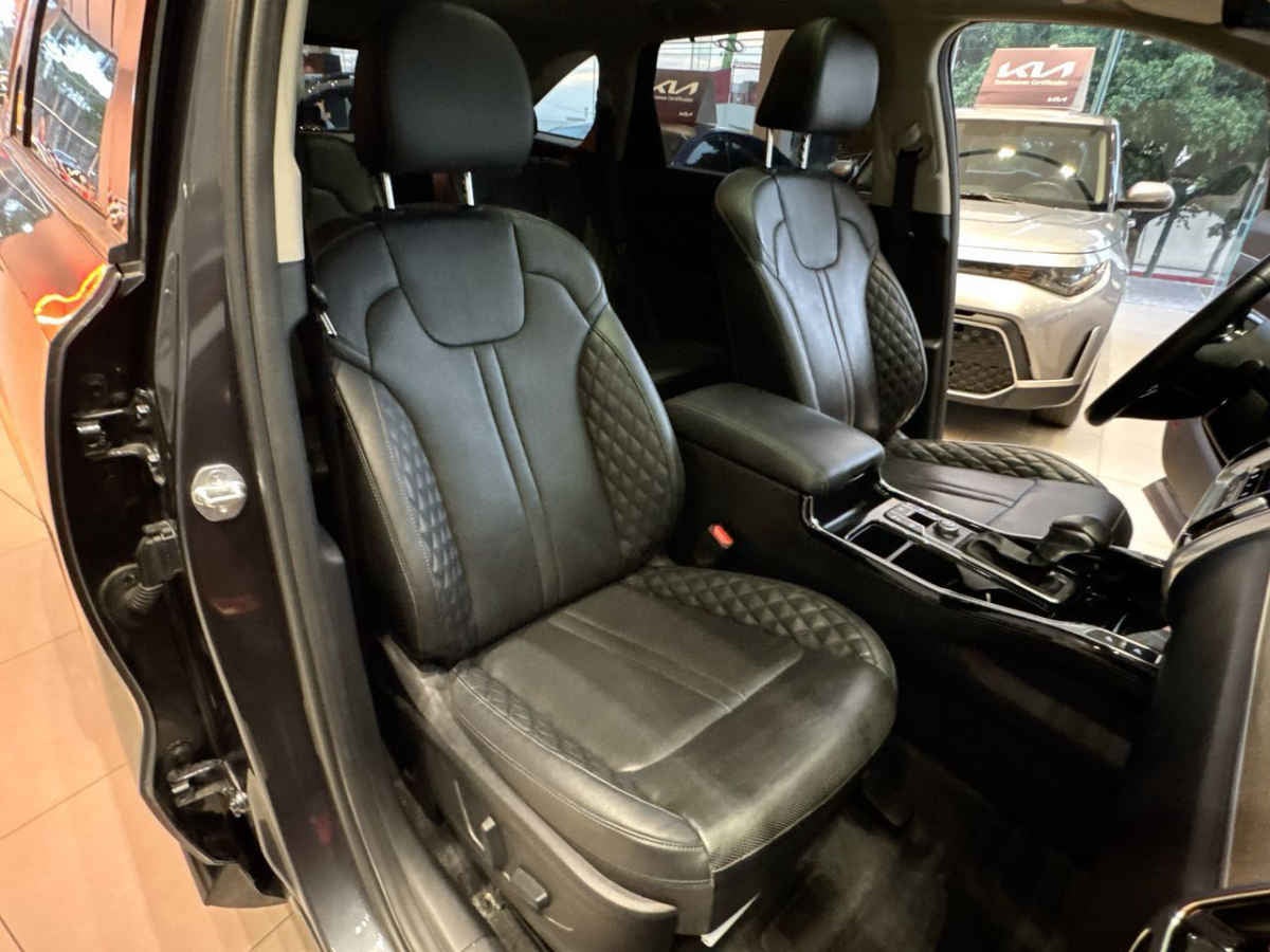 2023 Kia Sorento 5p SXL L4/2.5 Aut