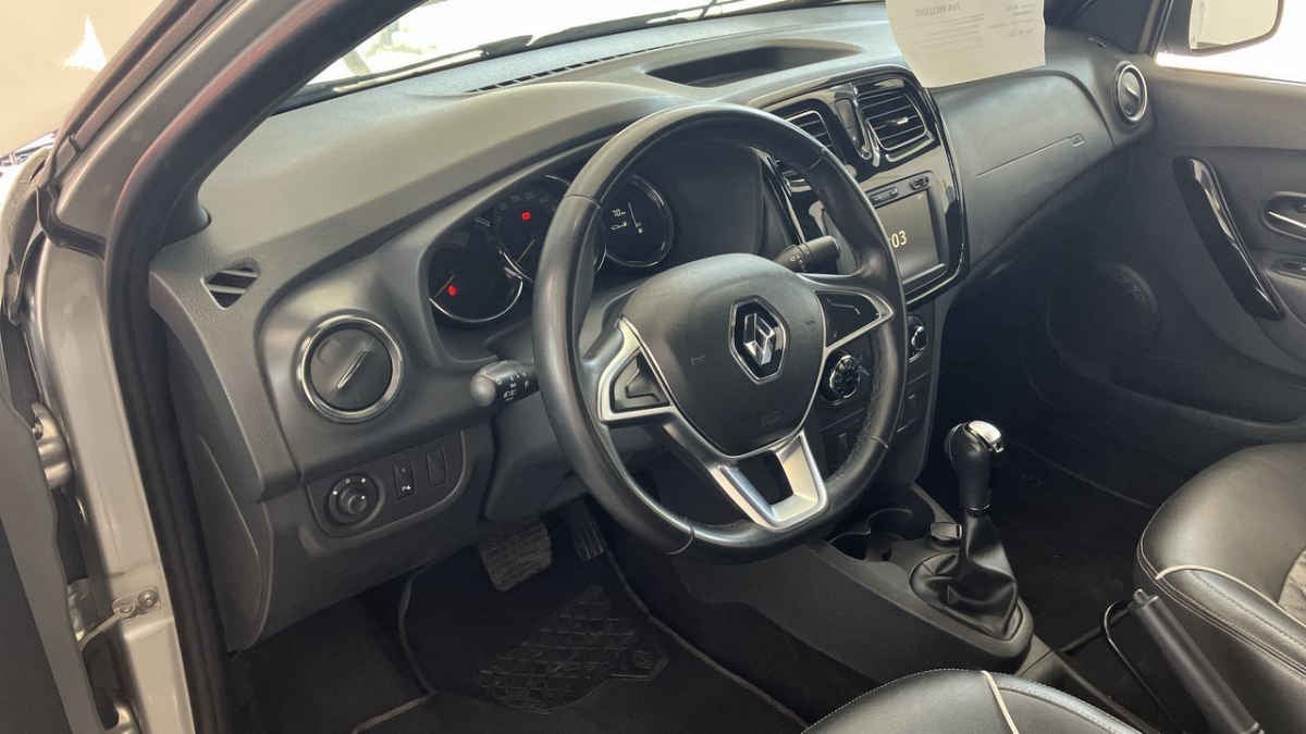 2024 Renault Logan 4p Intens L4/1.6 Aut