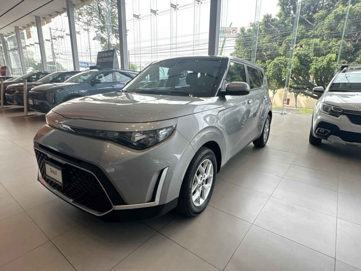 2024 Kia Soul 5p LX L4/1.6 Man