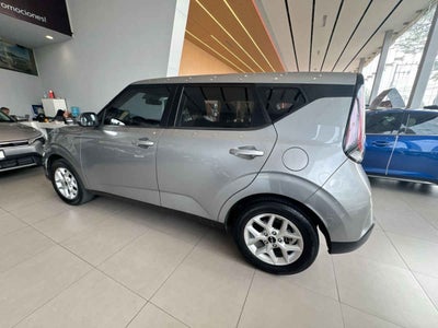 2024 Kia Soul 5p LX L4/1.6 Man