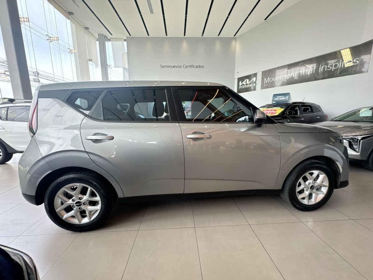 2024 Kia Soul 5p LX L4/1.6 Man