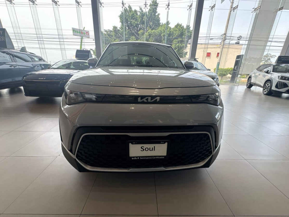 2024 Kia Soul 5p LX L4/1.6 Man