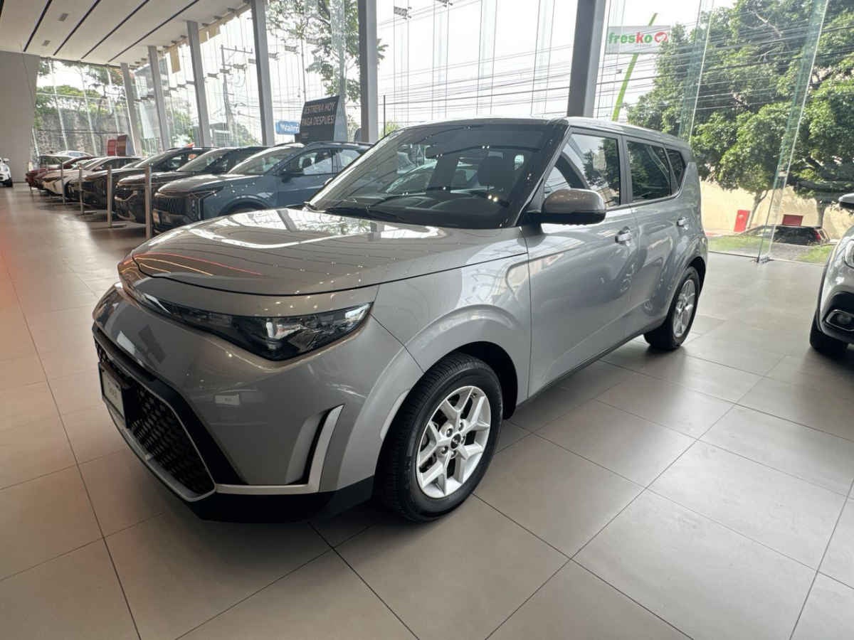 2024 Kia Soul 5p LX L4/1.6 Man