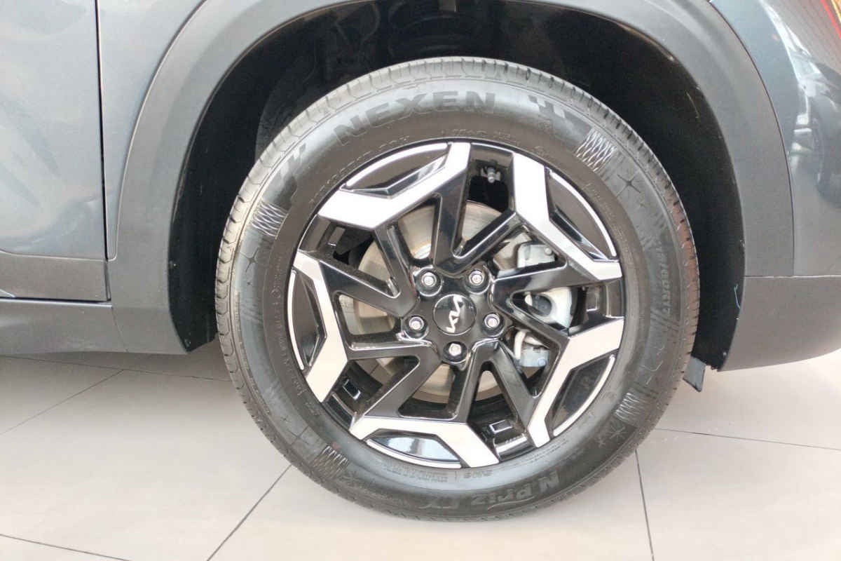 2024 Kia SELTOS 5p SXL L4/1.4/T Aut