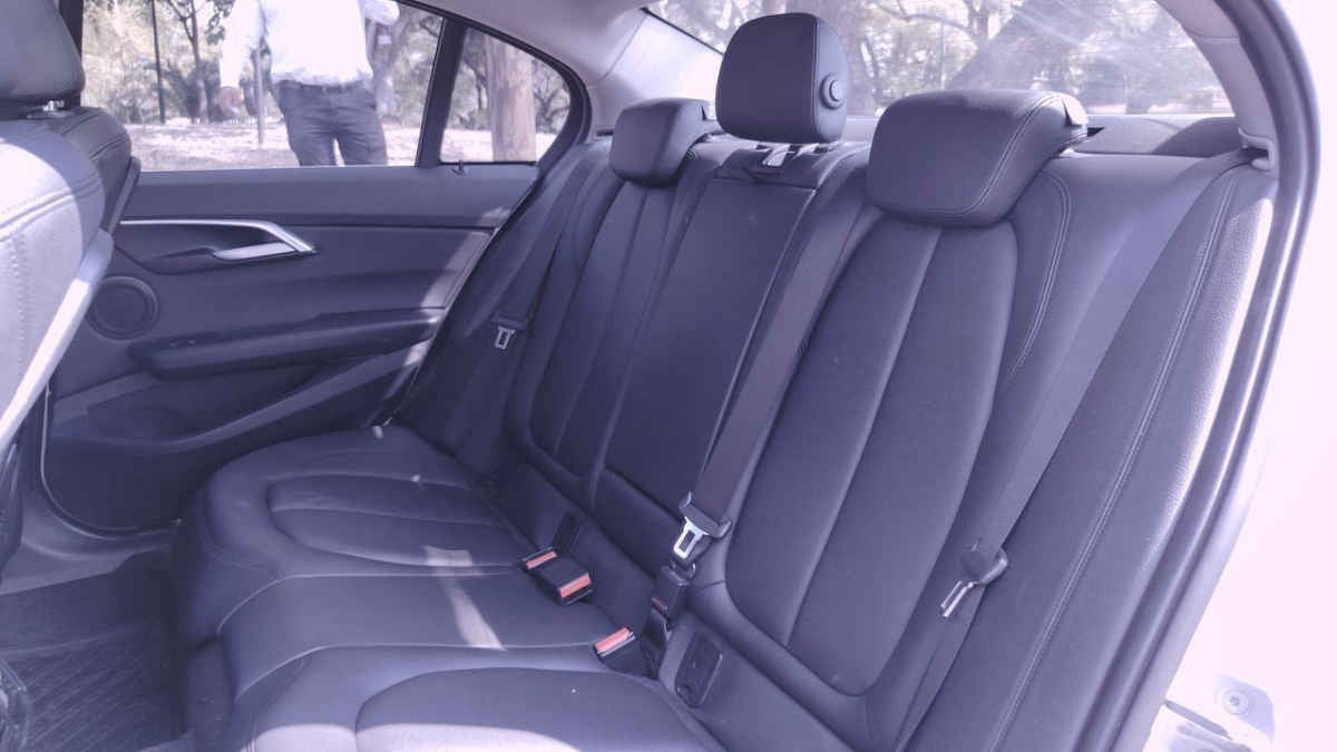 2019 BMW Serie 1 4p Sedan 120i Sport Line L4/1.6/T Aut