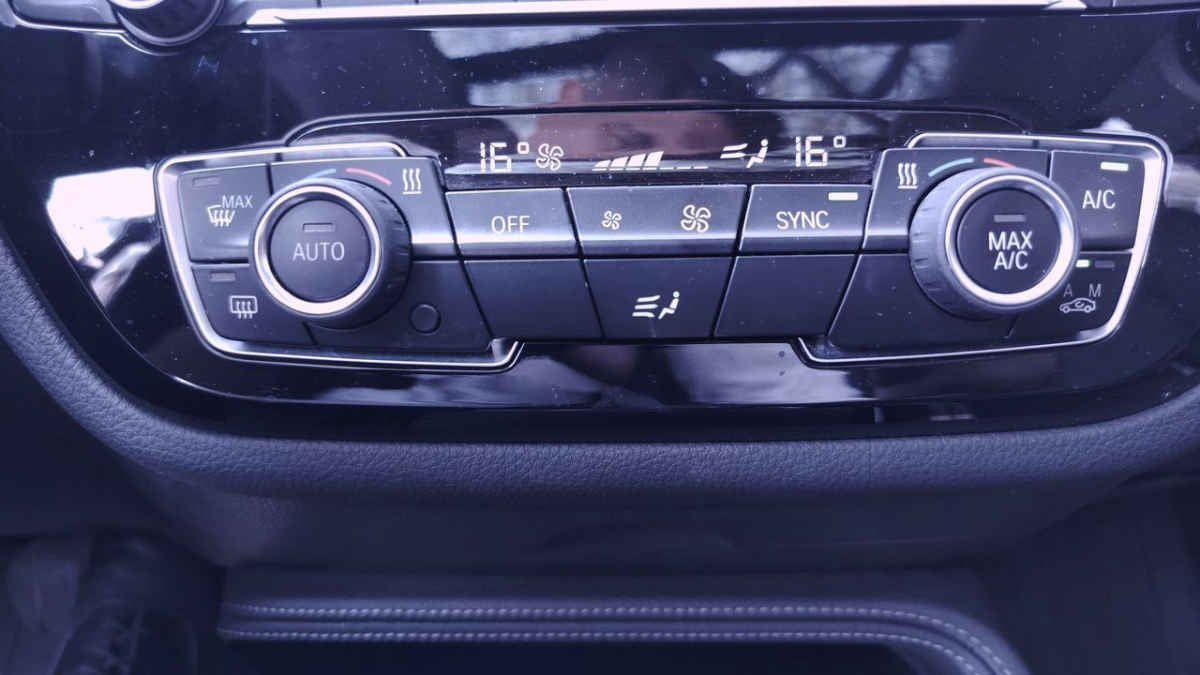 2019 BMW Serie 1 4p Sedan 120i Sport Line L4/1.6/T Aut